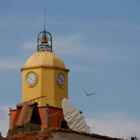 Place Des Lices, Daire Saint-Tropez