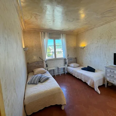 Lägenhet Place Des Lices,