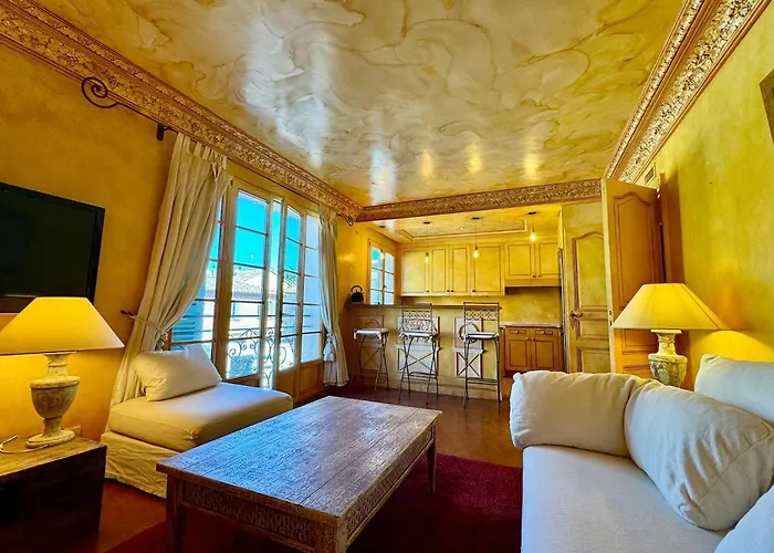 Place Des Lices, Apartament