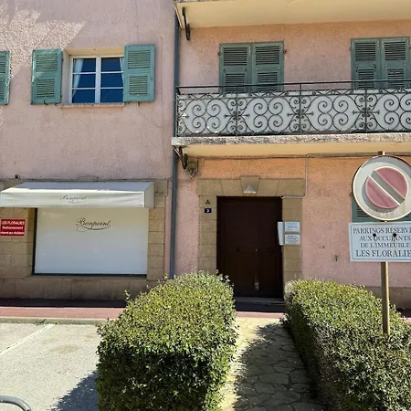 Apartment Place Des Lices, Saint-Tropez