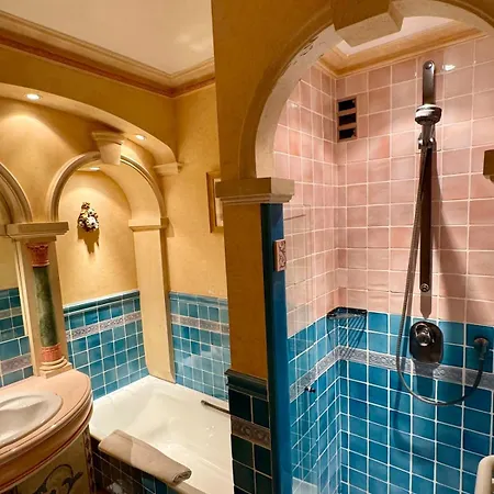 Place Des Lices, Apartment