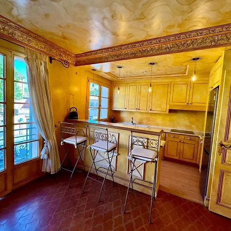 Place Des Lices, Apartment *