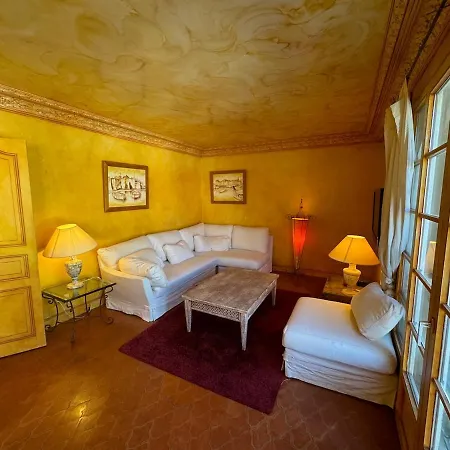 Apartment Place Des Lices,